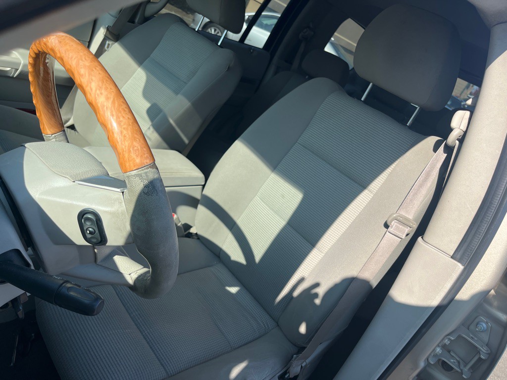 2009 Chrysler Aspen Image 6
