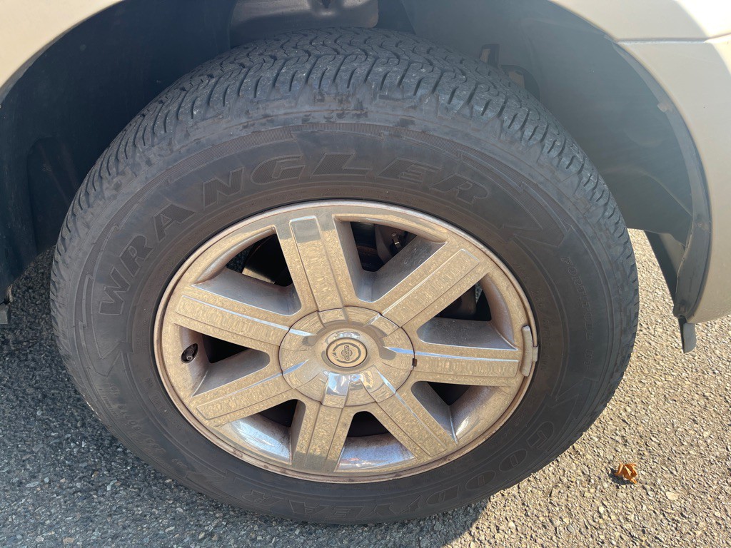 2009 Chrysler Aspen Image 15