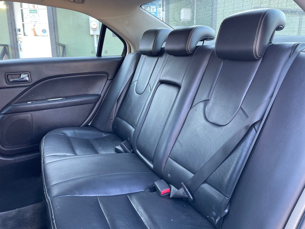2010 Ford Fusion Image 17