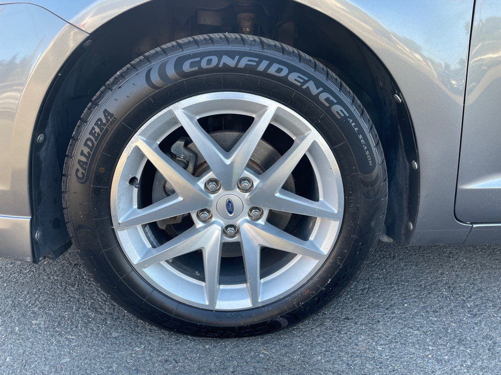 2010 Ford Fusion Image 21