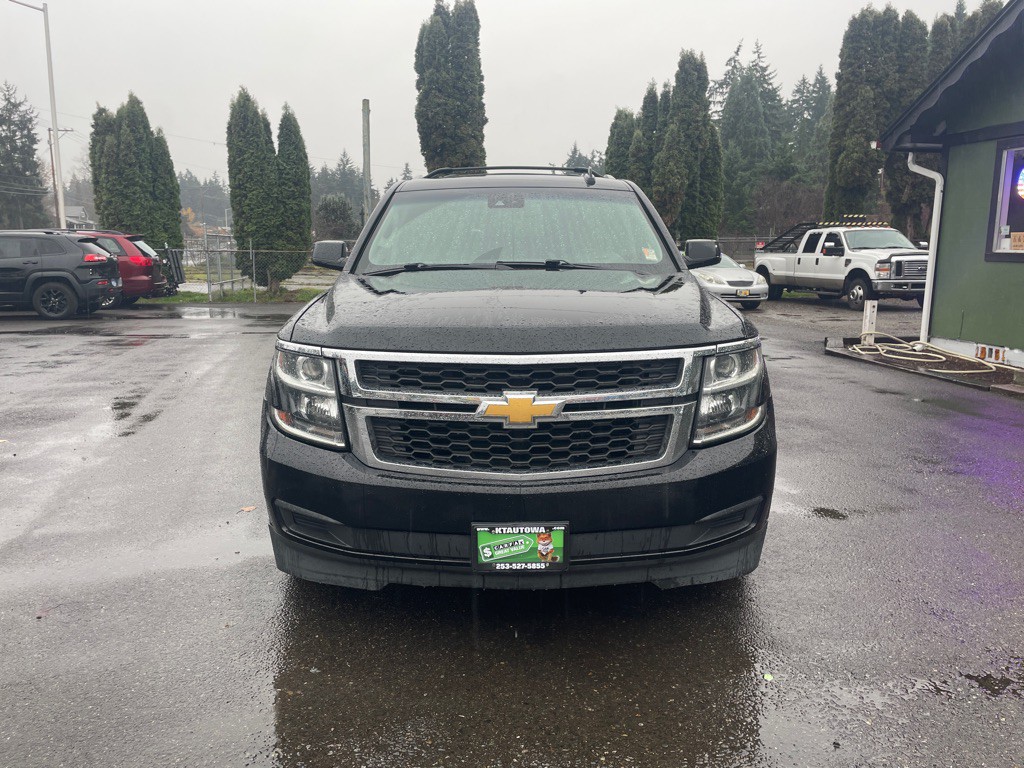 2018 Chevrolet Suburban Image 2