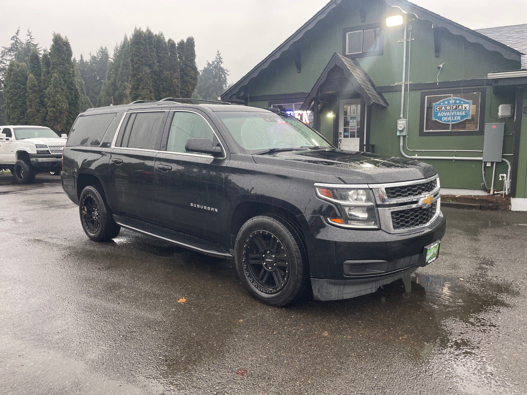 2018 Chevrolet Suburban Image 3