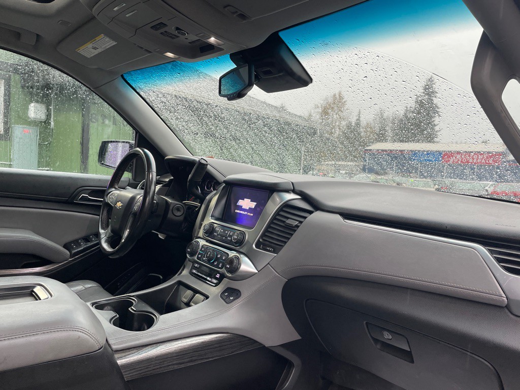 2018 Chevrolet Suburban Image 11