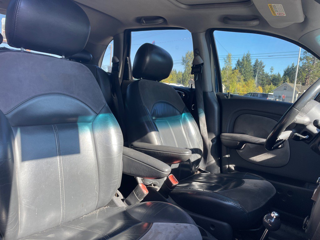 2003 Chrysler PT Cruiser Image 12