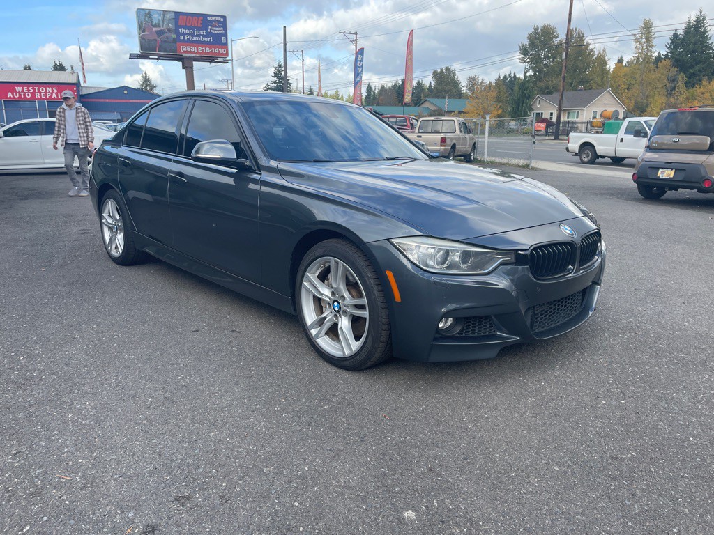 2015 BMW 3 Series Image 2