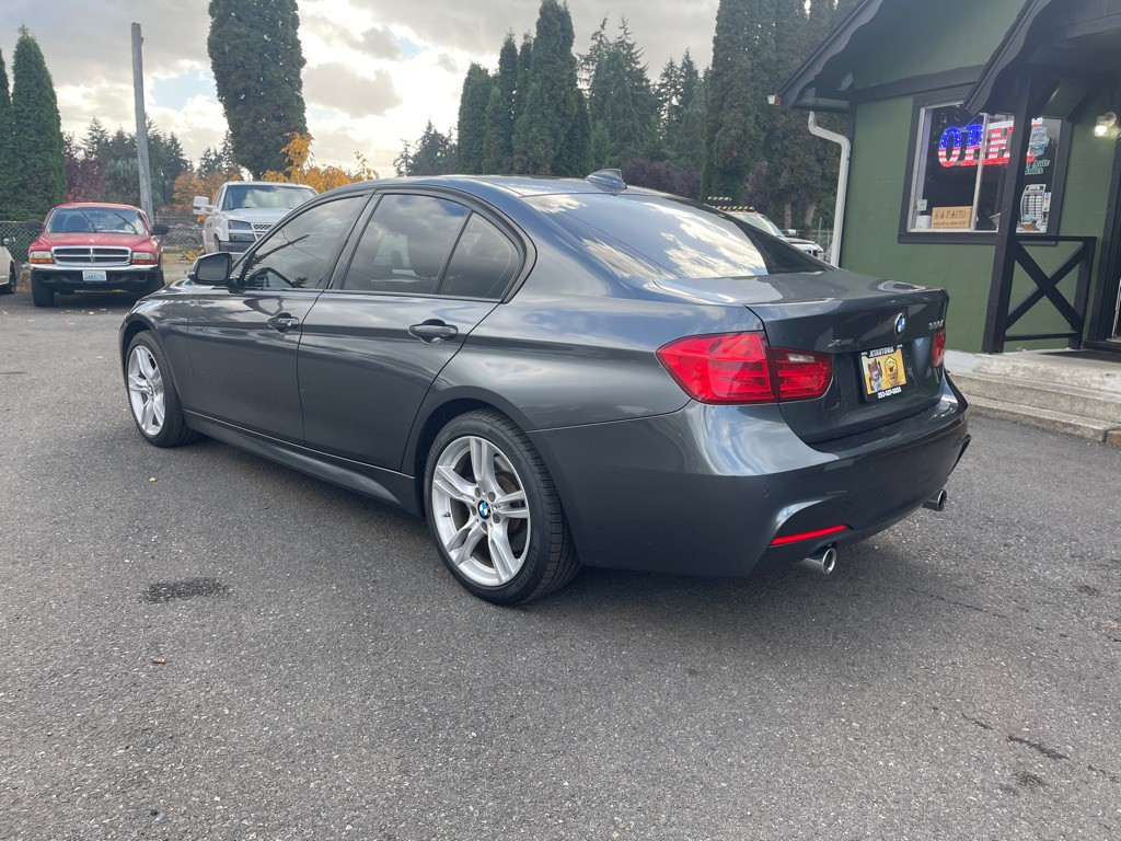 2015 BMW 3 Series Image 6