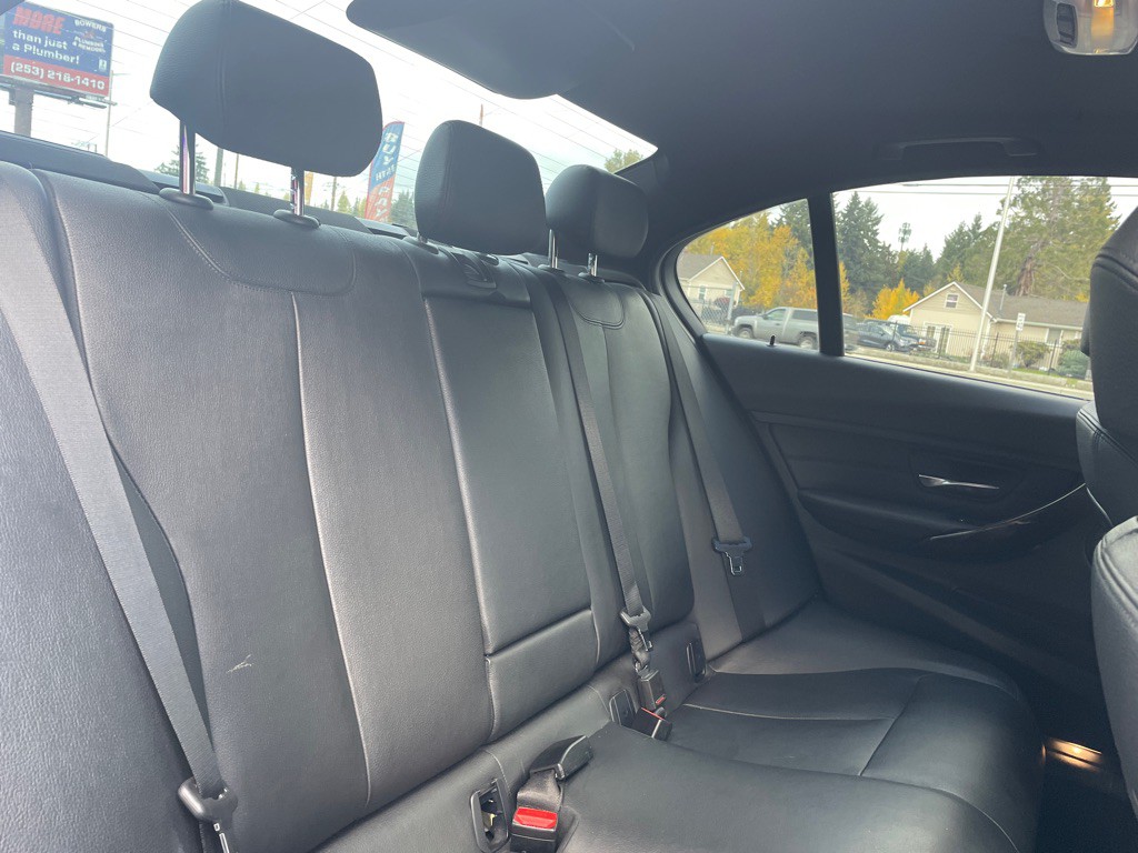 2015 BMW 3 Series Image 15