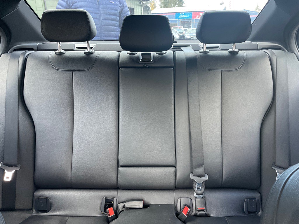 2015 BMW 3 Series Image 18