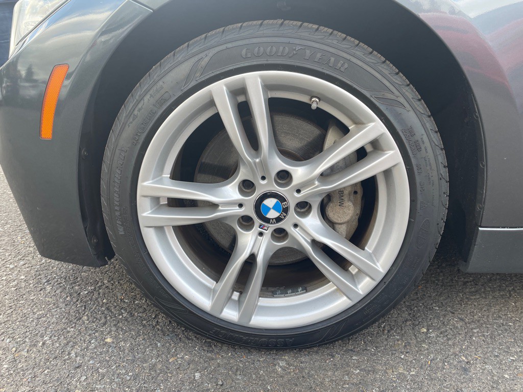 2015 BMW 3 Series Image 21