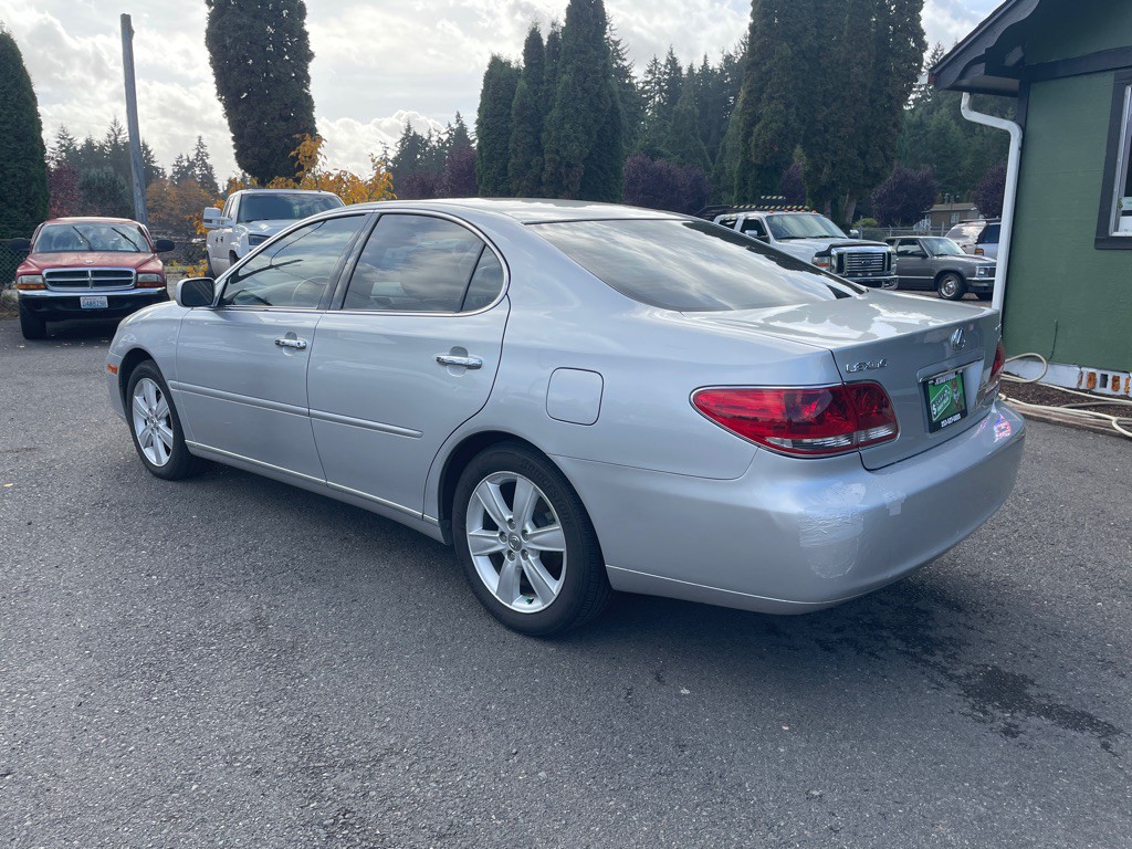 2005 Lexus ES Image 5