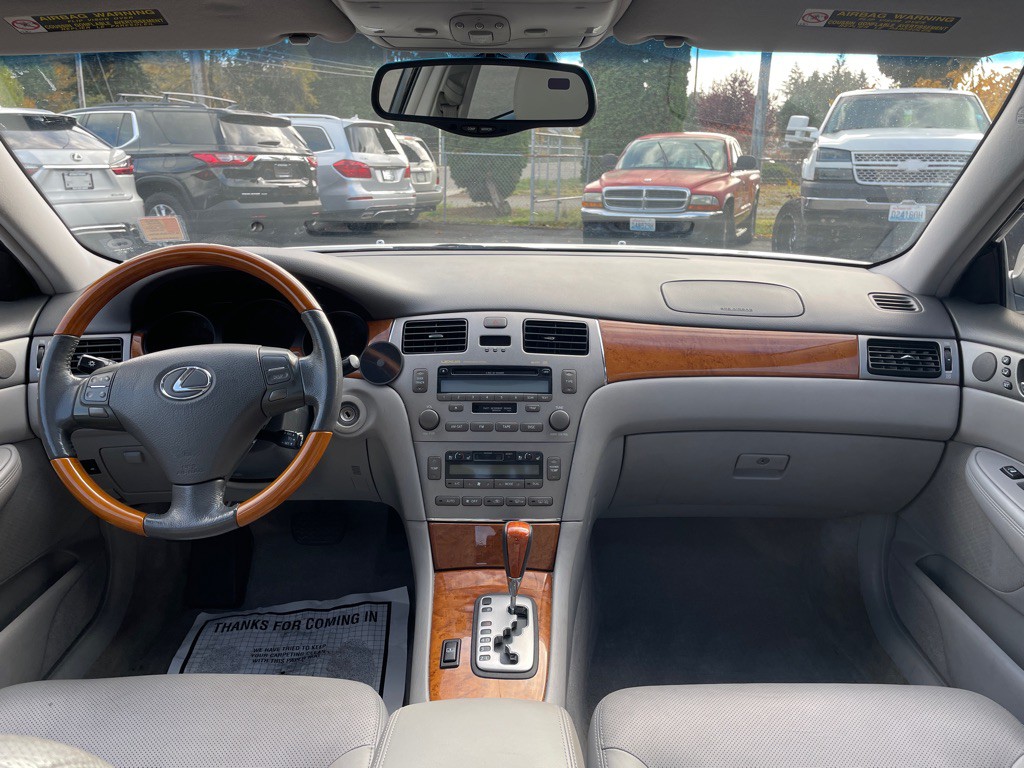 2005 Lexus ES Image 12