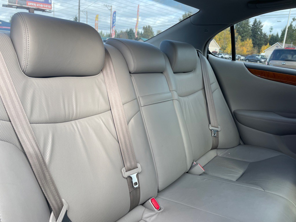 2005 Lexus ES Image 14