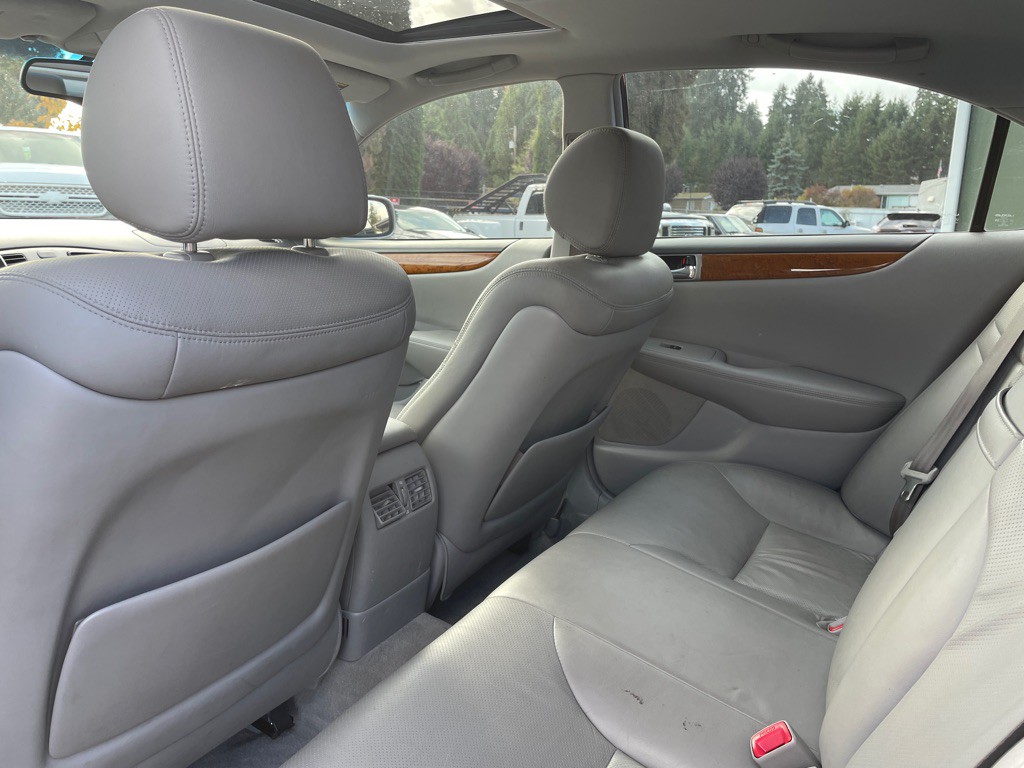 2005 Lexus ES Image 15