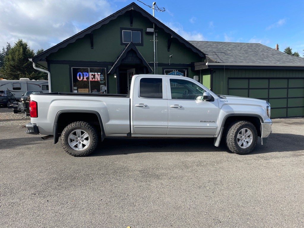 2017 GMC Sierra Image 4