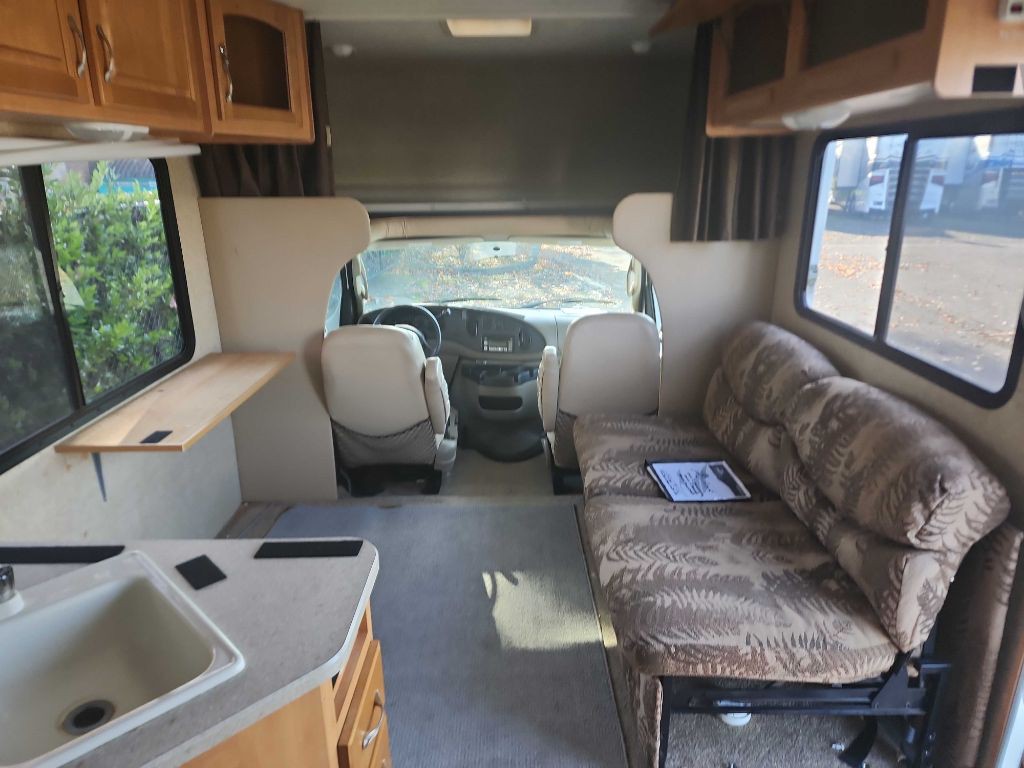 2007 Ford Econoline Image 8