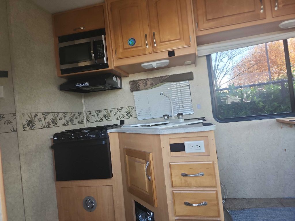 2007 Ford Econoline Image 4