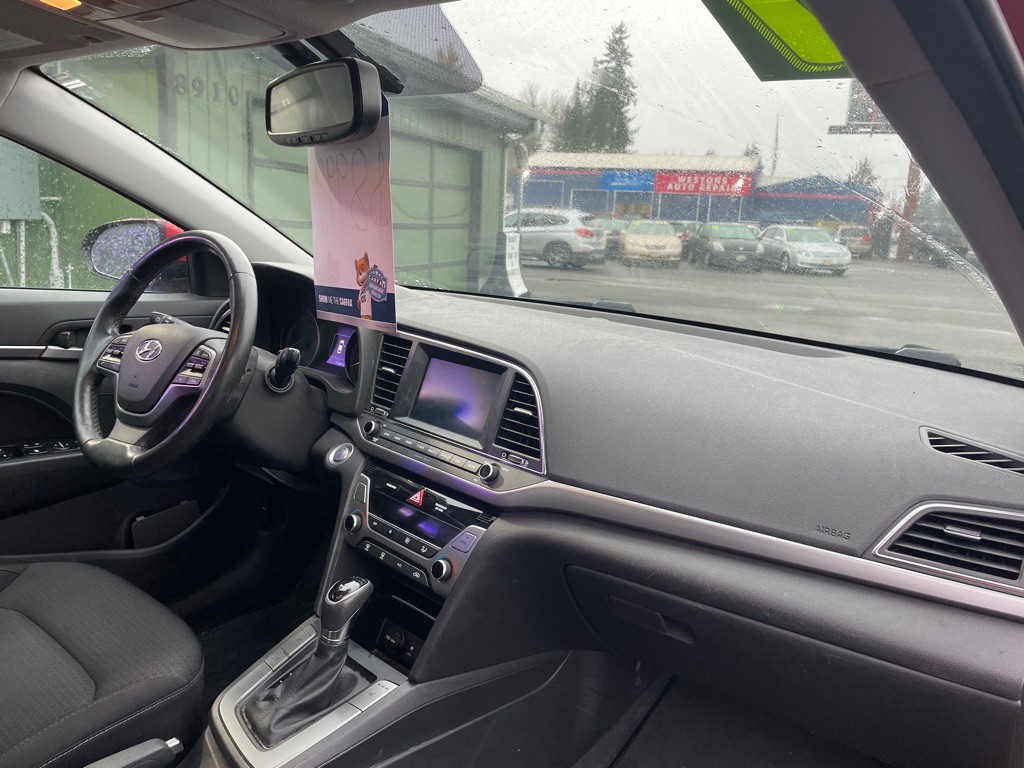2017 Hyundai Elantra Image 11