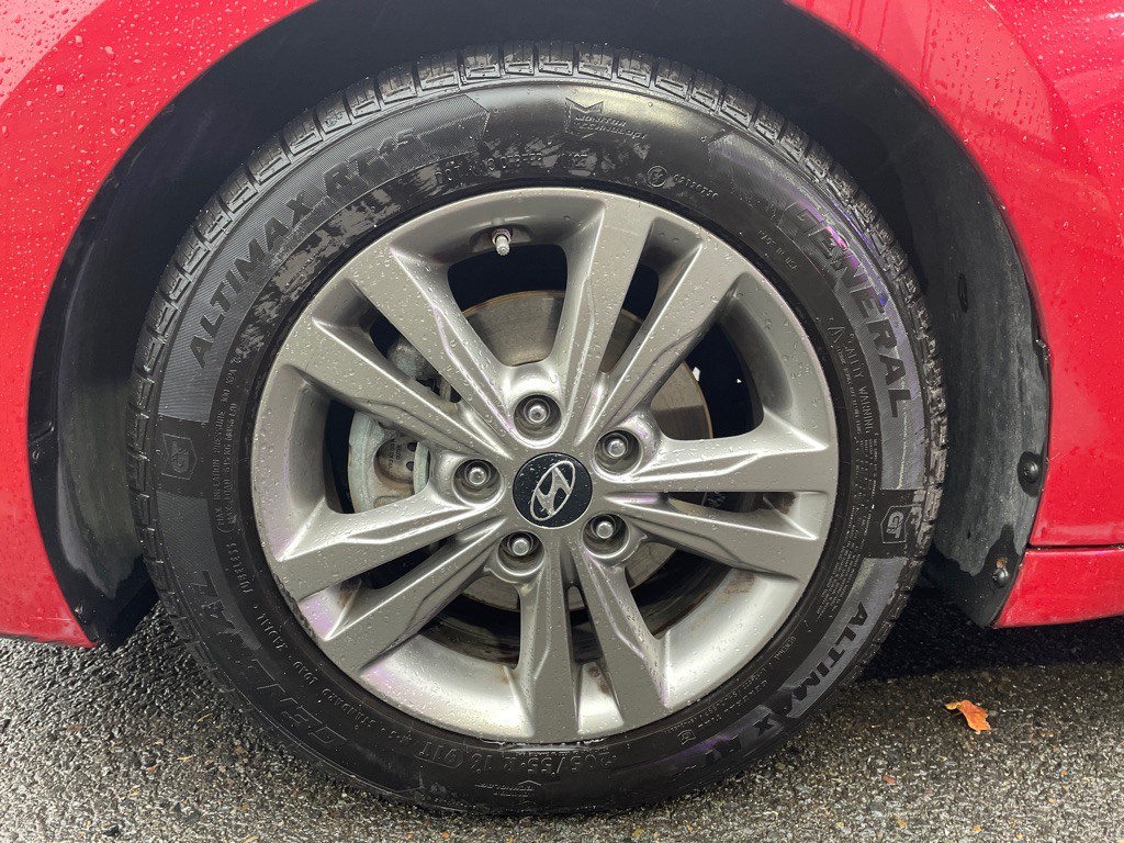 2017 Hyundai Elantra Image 21