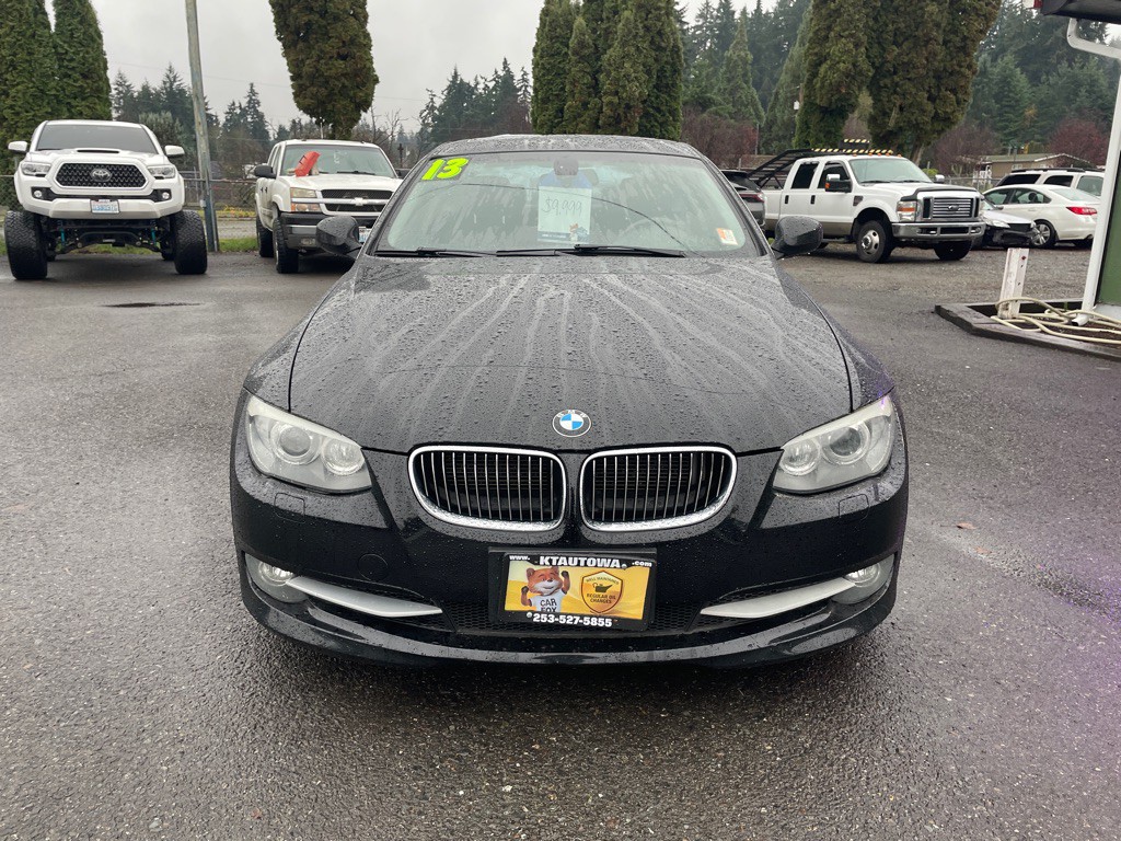2013 BMW 3 Series Image 2