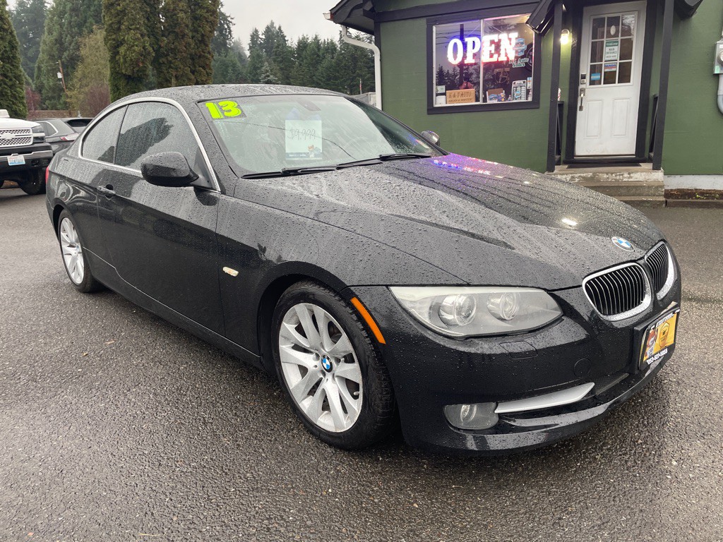 2013 BMW 3 Series Image 3