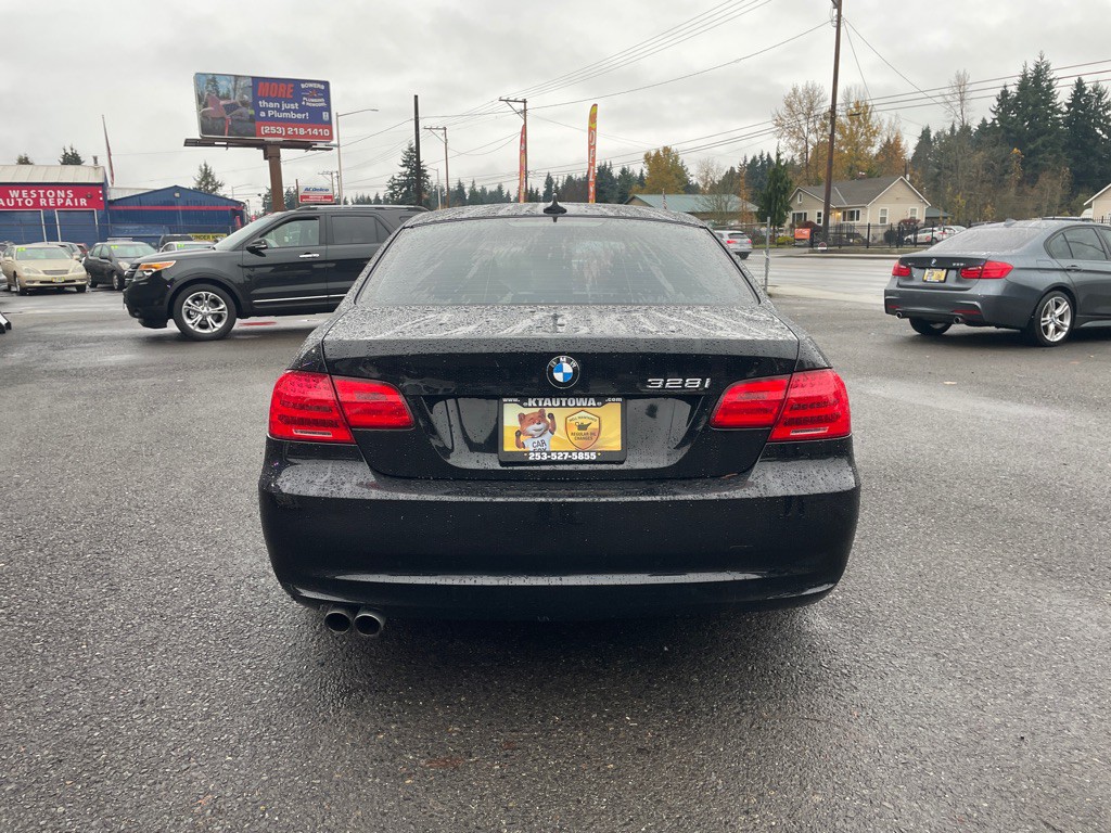 2013 BMW 3 Series Image 6