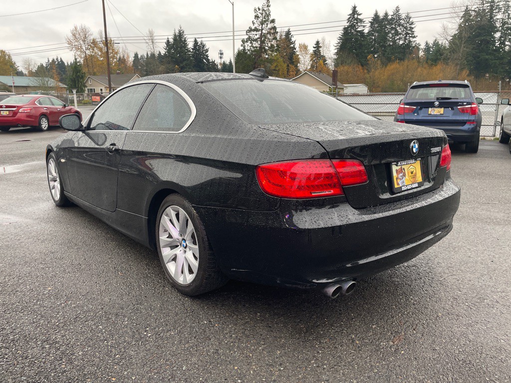 2013 BMW 3 Series Image 7