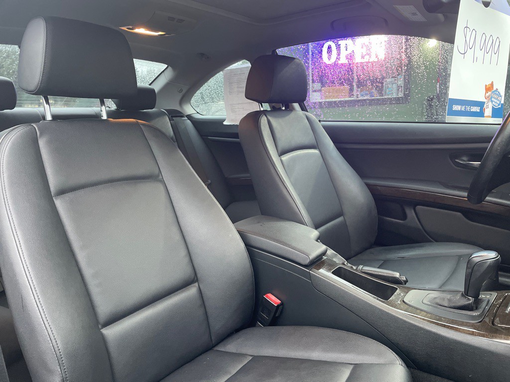 2013 BMW 3 Series Image 12