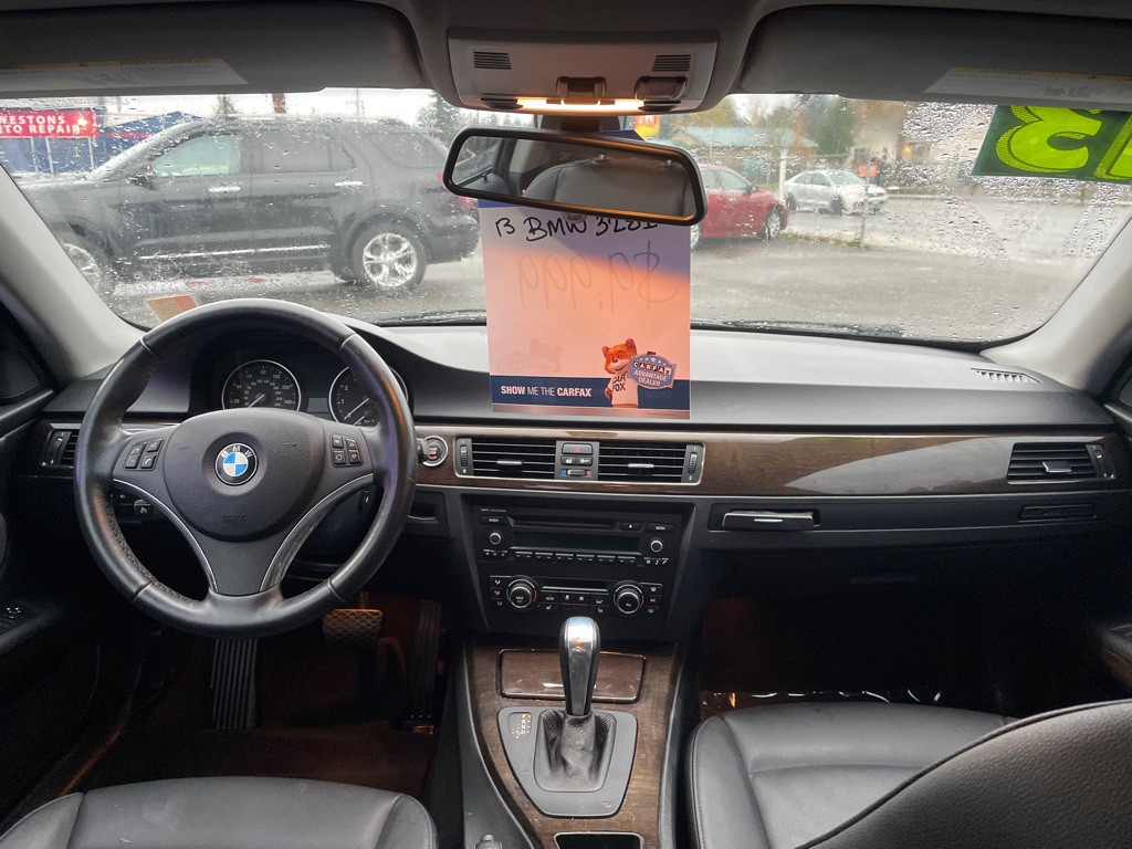 2013 BMW 3 Series Image 13