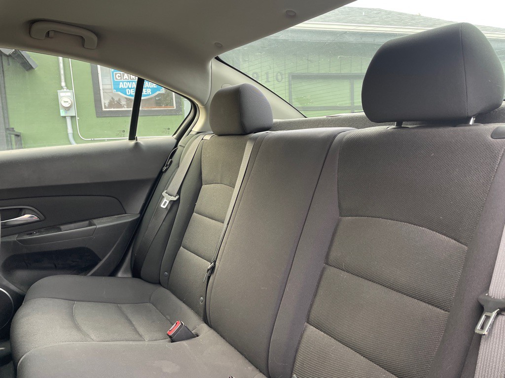 2012 Chevrolet Cruze Image 17