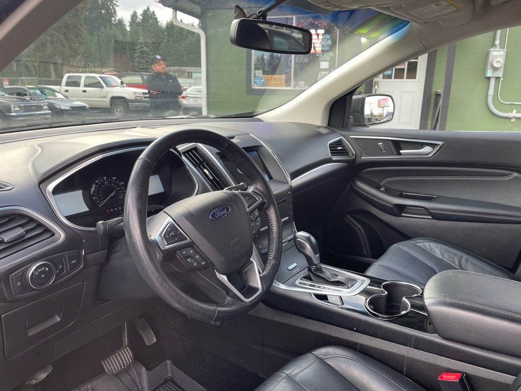 2017 Ford Edge Image 9
