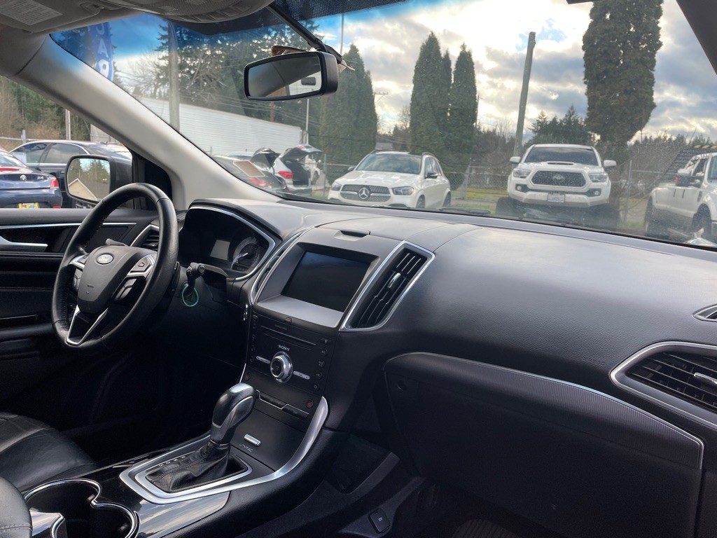 2017 Ford Edge Image 11