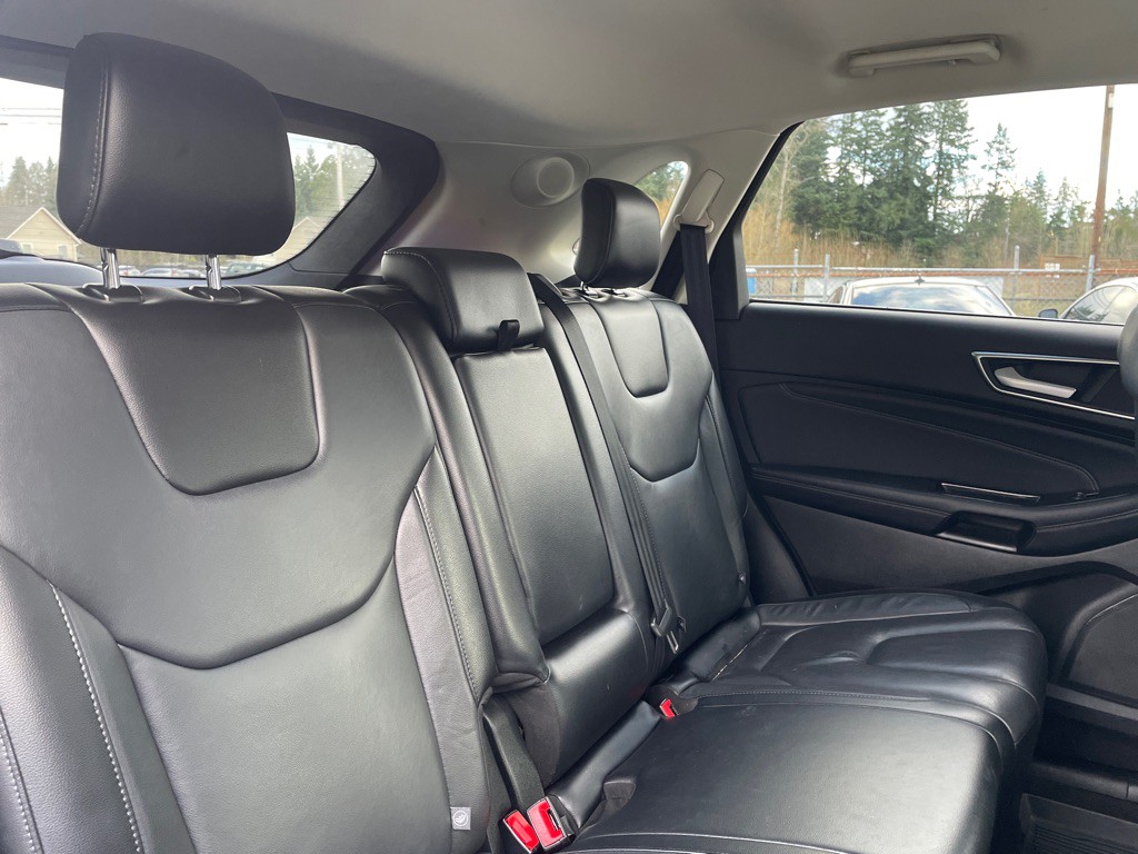 2017 Ford Edge Image 15