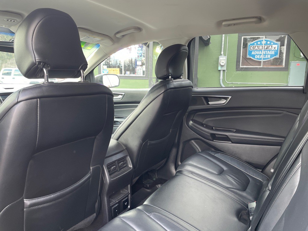 2017 Ford Edge Image 16