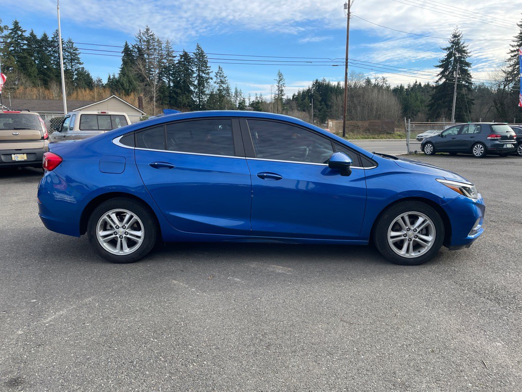 2018 Chevrolet Cruze Image 4