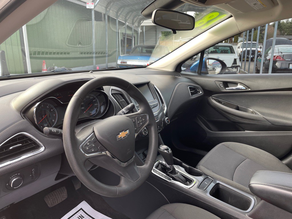 2018 Chevrolet Cruze Image 9