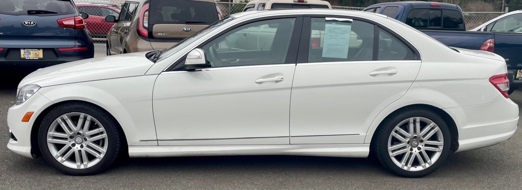 2009 Mercedes-Benz C-Class Image 8