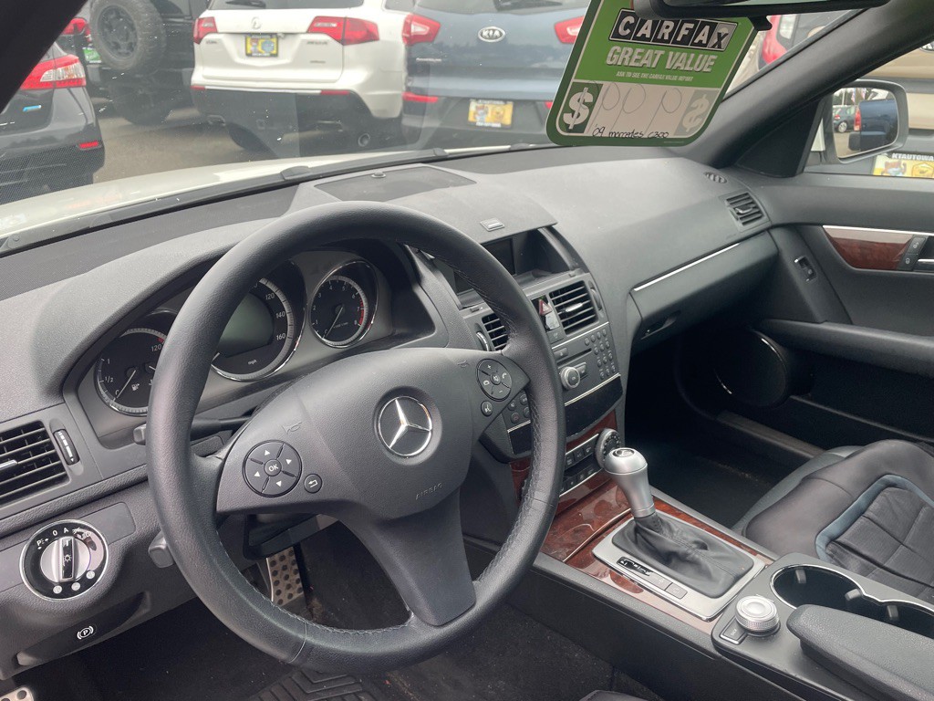 2009 Mercedes-Benz C-Class Image 9