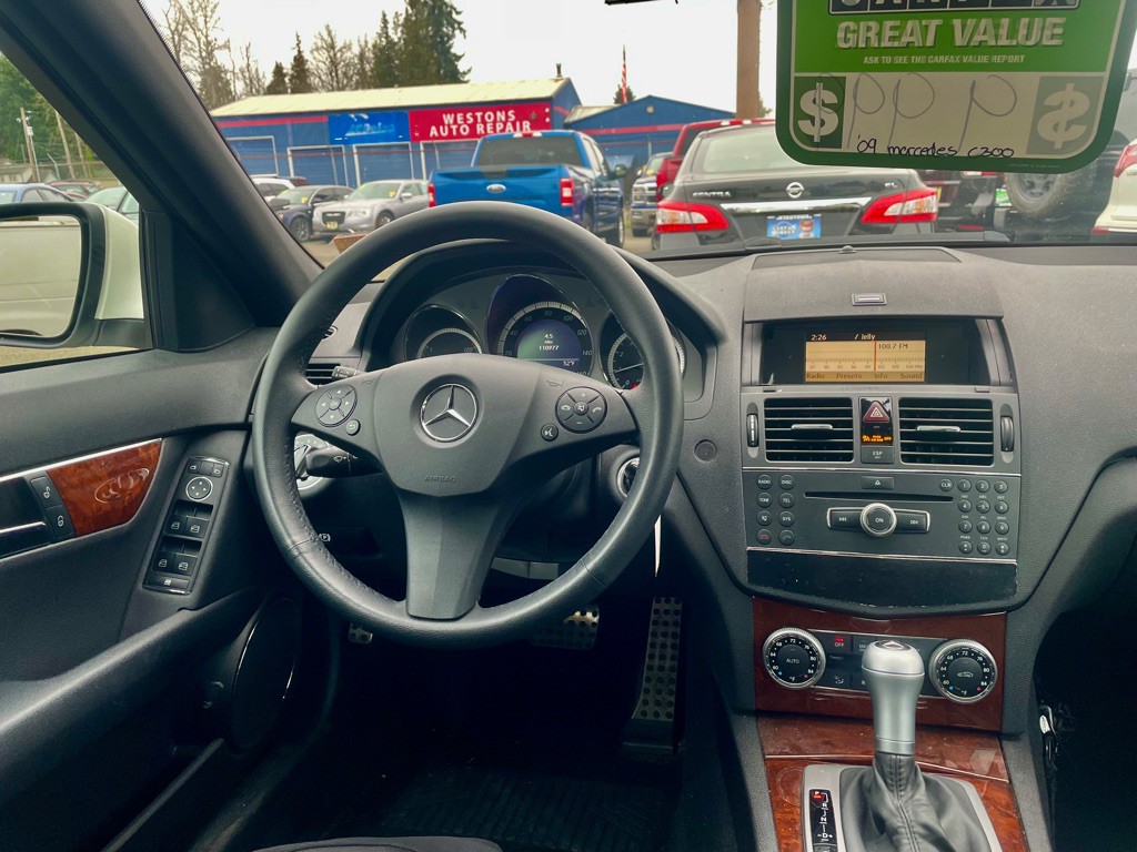 2009 Mercedes-Benz C-Class Image 10