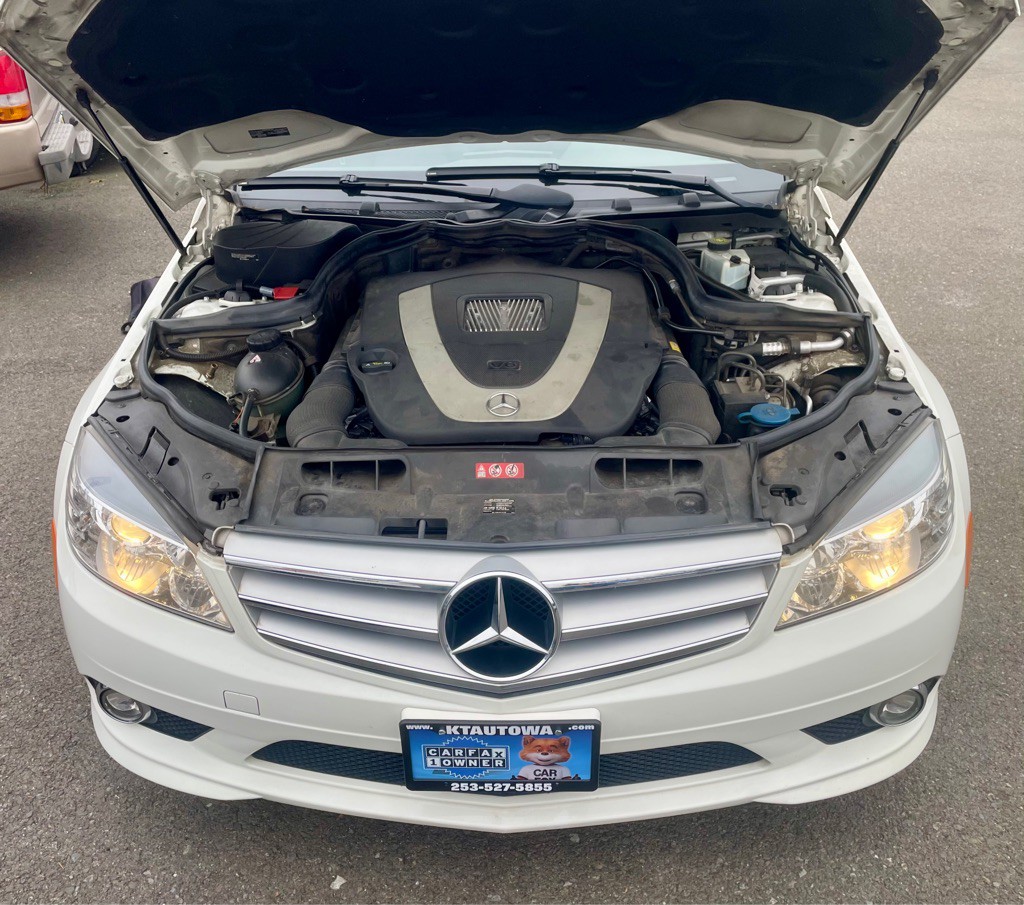 2009 Mercedes-Benz C-Class Image 22