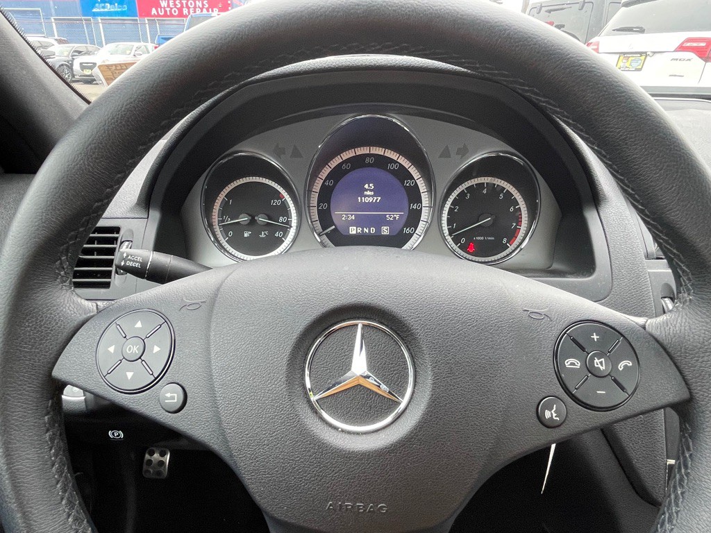 2009 Mercedes-Benz C-Class Image 11