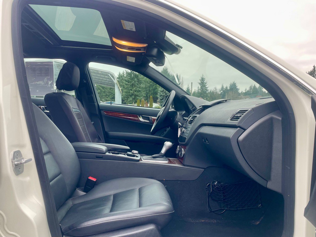 2009 Mercedes-Benz C-Class Image 14