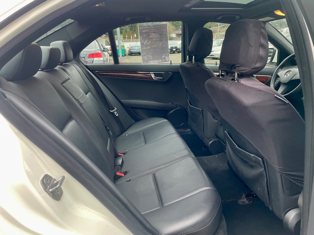 2009 Mercedes-Benz C-Class Image 18