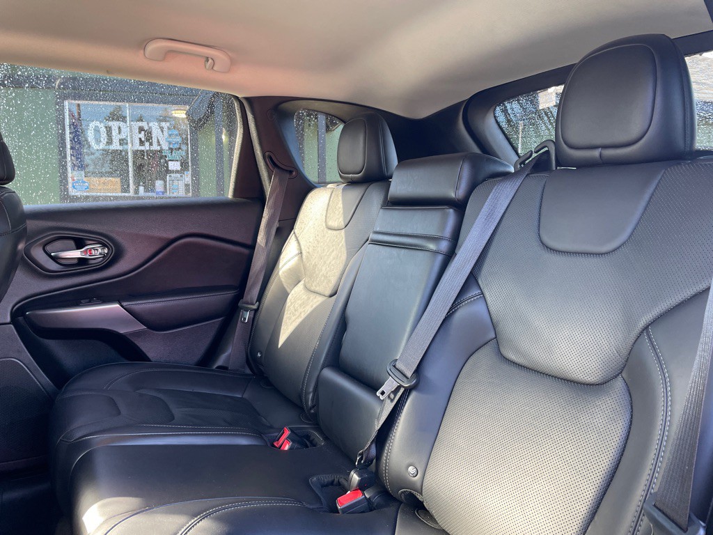 2019 Jeep Cherokee Image 17