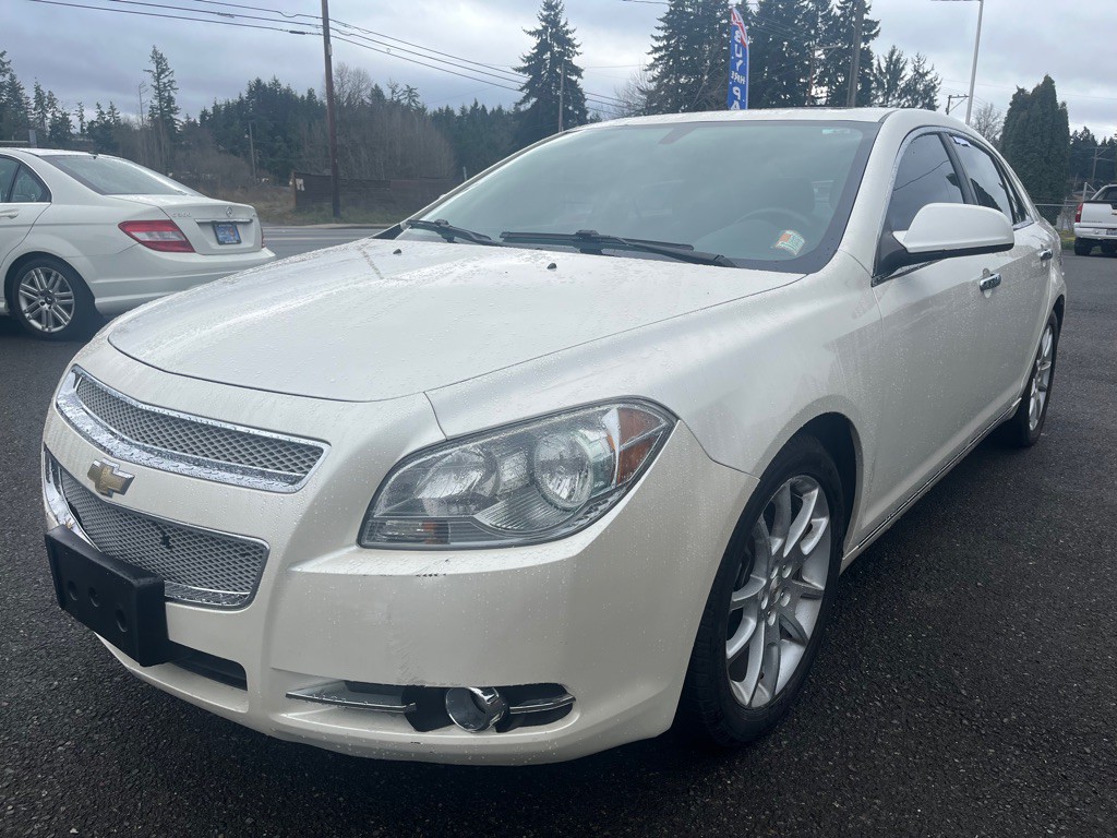 2011 Chevrolet Malibu Image 1
