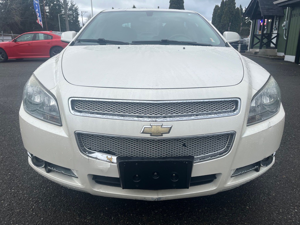 2011 Chevrolet Malibu Image 8