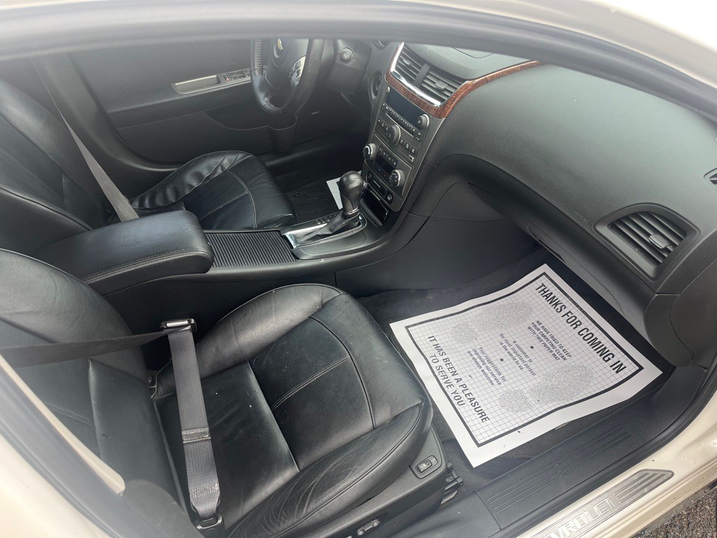 2011 Chevrolet Malibu Image 10