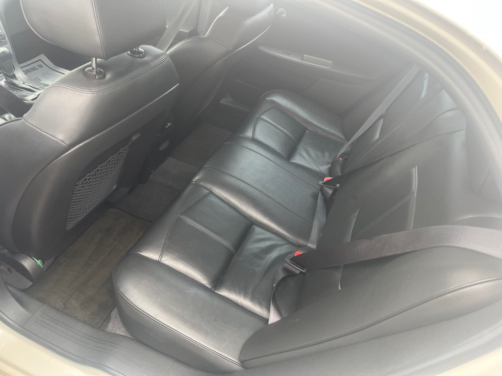 2011 Chevrolet Malibu Image 13