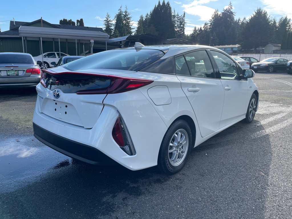 2017 Toyota Prius Image 5