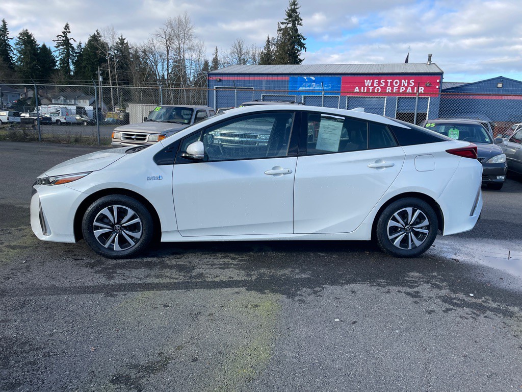 2017 Toyota Prius Image 8