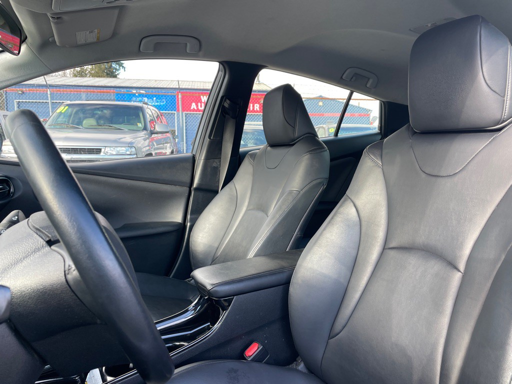 2017 Toyota Prius Image 10